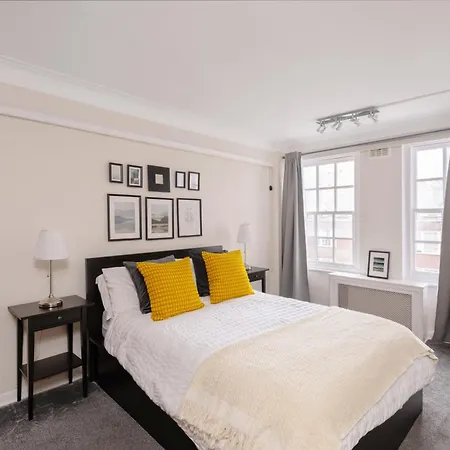 2-Bed Marylebone Apartment With Concierge & Private Elevator - Next To Oxford Street, Selfridges & Hyde Park